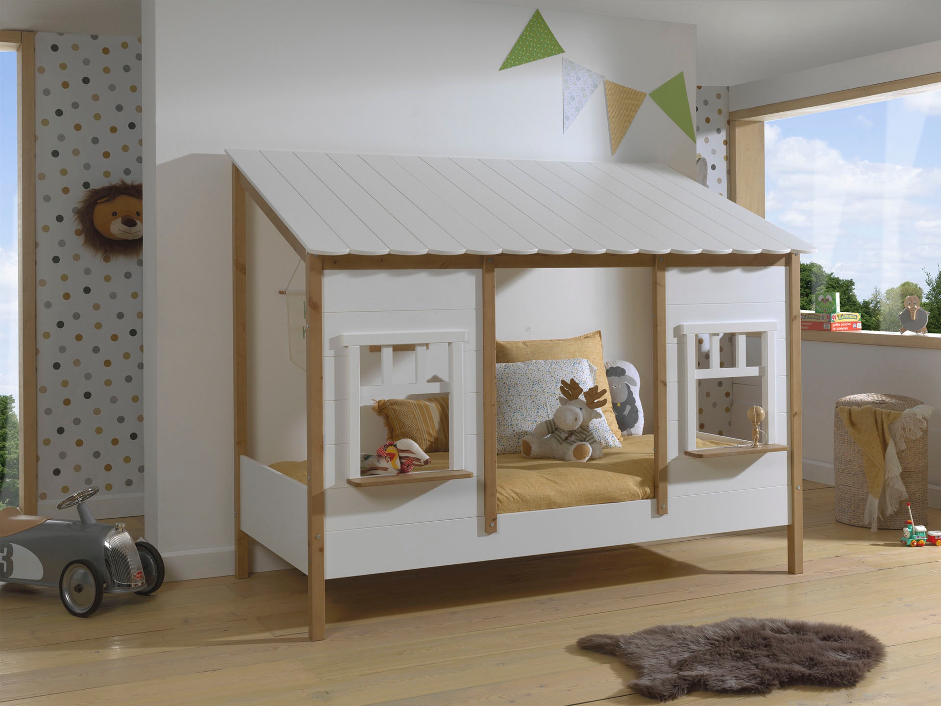 Vipack Kinderbett »Hausbett, aus MDF und Massivholz weiß...