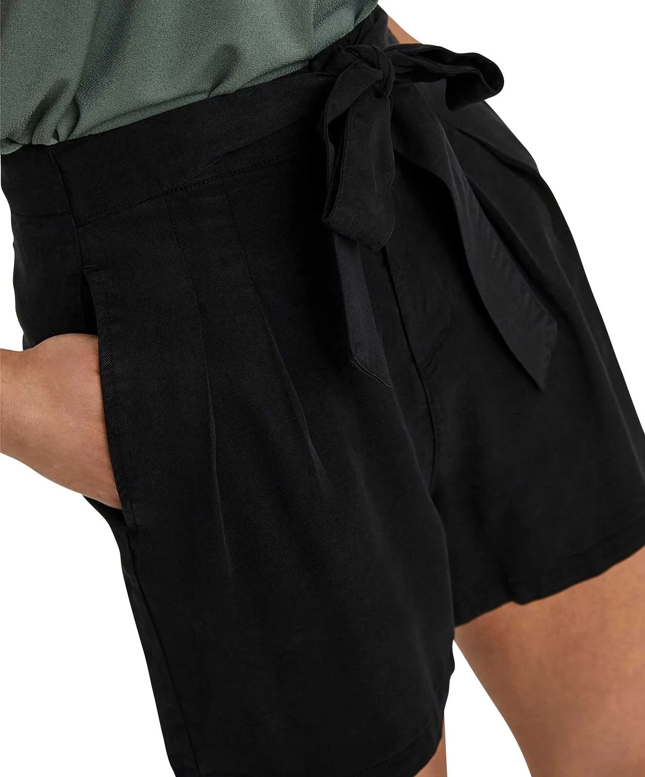 Vero Moda Shorts Mia mit High Waist in Schwarz