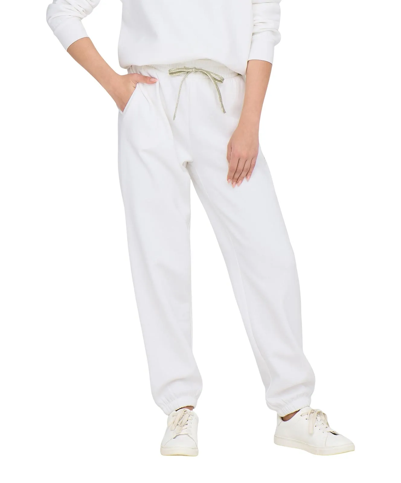 Only Jogging Noomi in Cloud Dancer