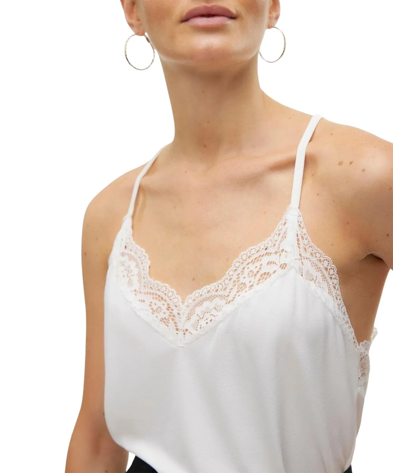 Vero Moda Spitzentop Ana mit V-Ausschnitt in Weiß