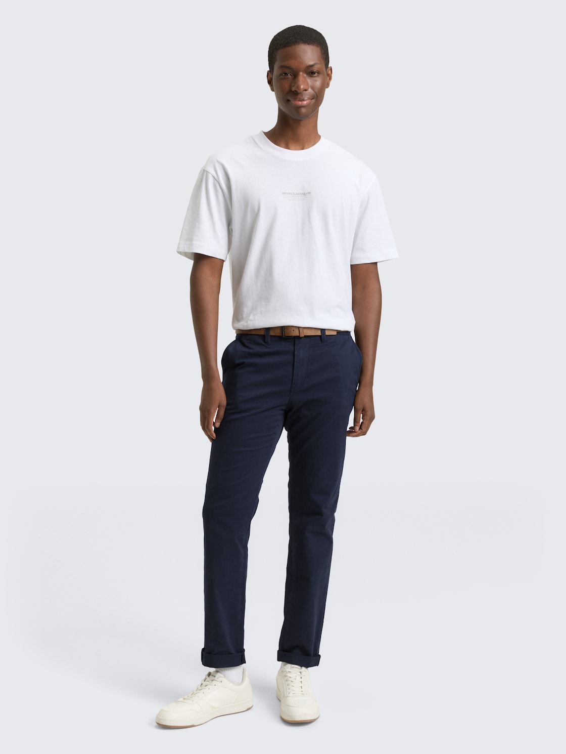 TOM TAILOR DENIM Herren Slim Fit Chino Hose mit Gürtel, blau, Uni, Gr. 32/34, baumwolle