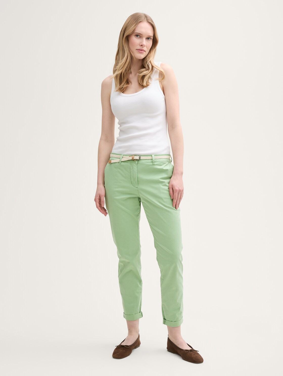 TOM TAILOR Damen Slim Chino Hose mit Gürtel, grün, Uni, Gr. 44/32, baumwolle