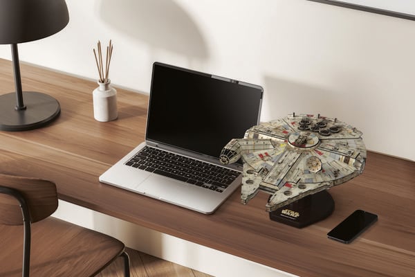 4D Build - Star Wars Millennium Falcon - detailreicher 3D-Modellbausatz aus hochwertigem Karton, 223 Teile, für Star Wars Fans ab 12 Jahren