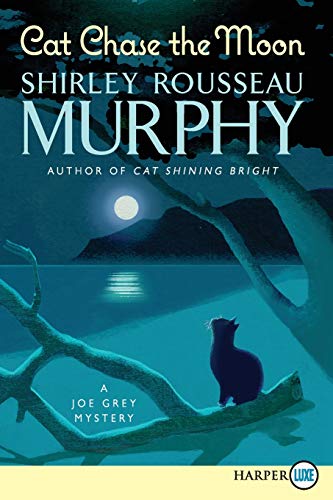 Cat Chase the Moon: A Joe Grey Mystery (Joe Grey Mystery Series)