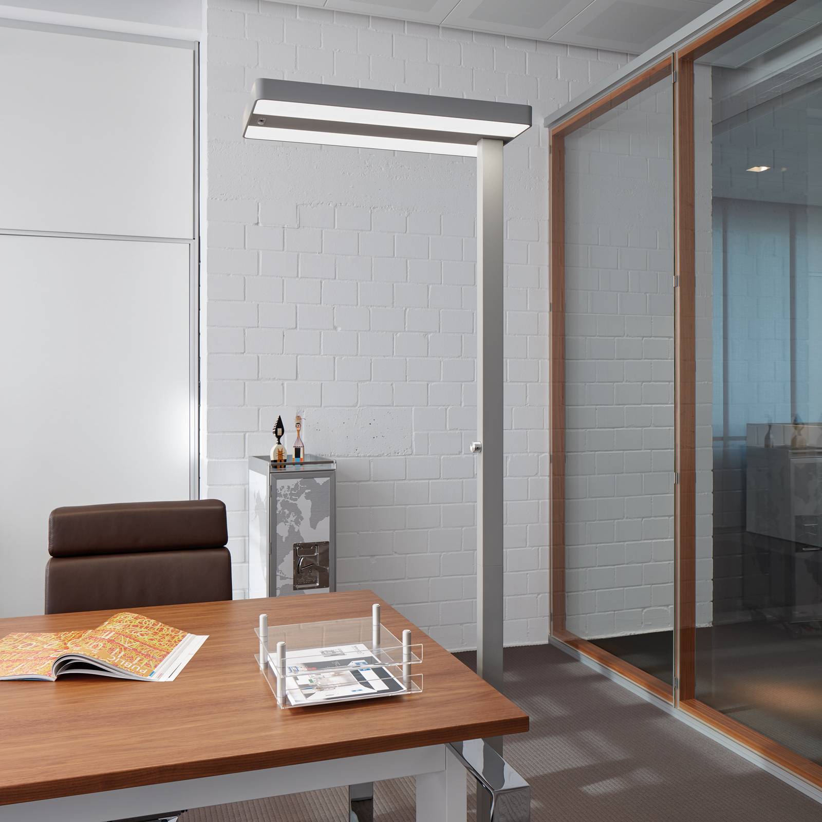 LED-Sensor-Stehlampe MAULjuvis, silber, 196 cm, Standfuß dim