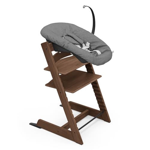 Tripp Trapp Stuhl von Stokke (Warm Brown Eichenholz) mit Newborn Set (Anthracite) - Für Neugeborene bis zu 9 kg - Gemütlich, sicher & einfach zu verwenden