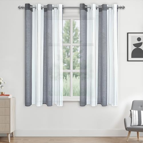 MRTREES Voile Gardinen Kurz Vorhang Halbtransparent Streifen Stores Schals mit Ösenschal Moderner Wohnstil Weiß+Grau 145×140cm (H×B) für Dekoration Kinderzimmer Wohnzimmer Schlafzimmer 2er-Set