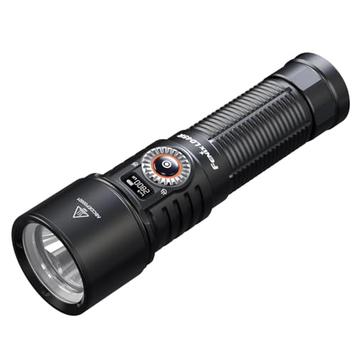 Fenix LD45R fokussierbare LED-Taschenlampe mit 2800 Lumen | 480 Metern Reichweite | OLED-Display | Strobe- und SOS-Modus | wiederaufladbar über USB-C | ideal für Outdoor-Aktivitäten