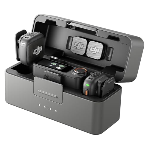 DJI Mic 3 (2 Sender + 1 Empfänger + Ladeschale), Funkmikrofon für iPhone/Kamera/Android, Ultraleicht, Adaptive Gain-Steuerung für ausgewogene Lautstärke, 28 Std. Nutzung, Vlog