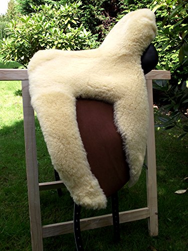 Förster-Fellnest Echt Lammfell Zalea, Sattelbezug mit universellem Schnitt für Dressursattel