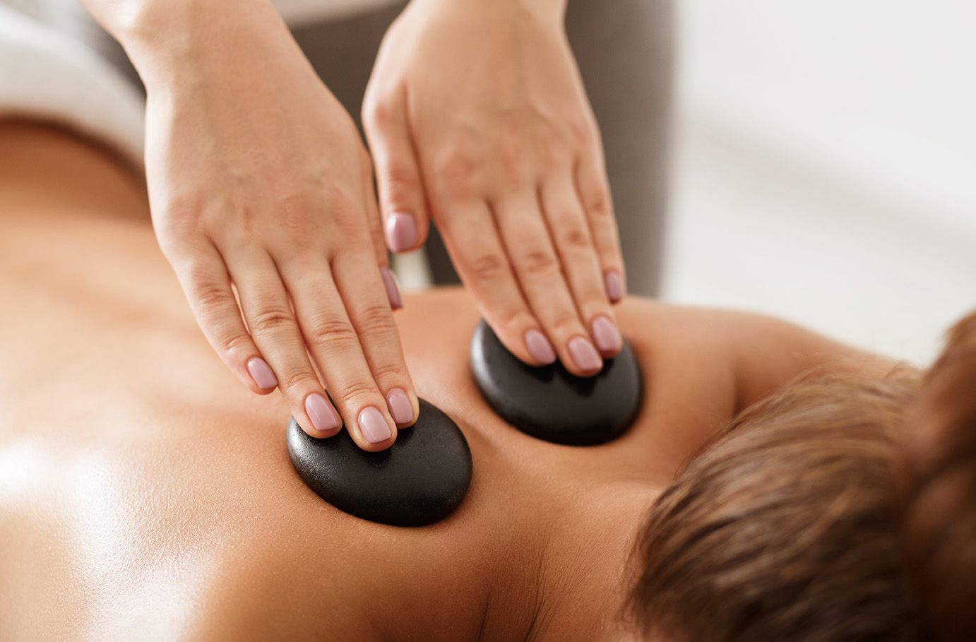 Hotstone Massage mit Spa Berlin - Friedrichstrasse