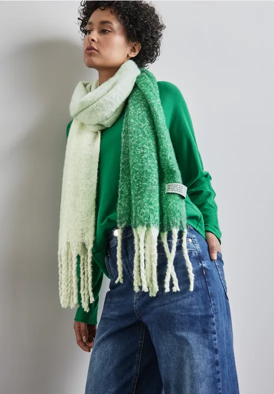 Schal mit Farbverlauf