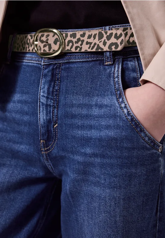Gürtel im Leo-Look