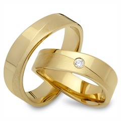 Trauringe 333er Gelbgold mit Brillant