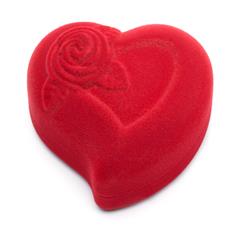 Rotes Geschenketui aus Samt Herz und Rose