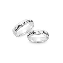 Glänzende Silber Trauringe mit Lasergravur