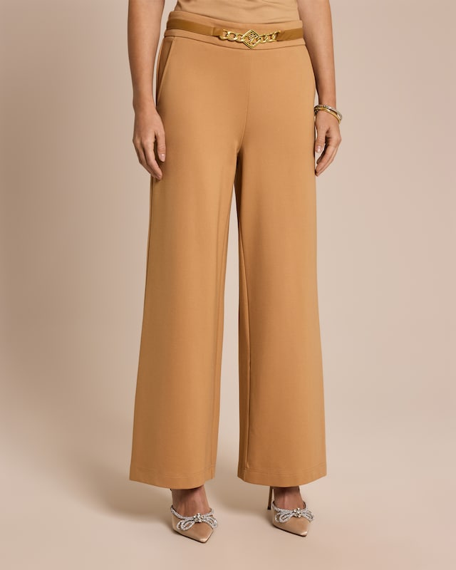 Hose mit Deko am Bund