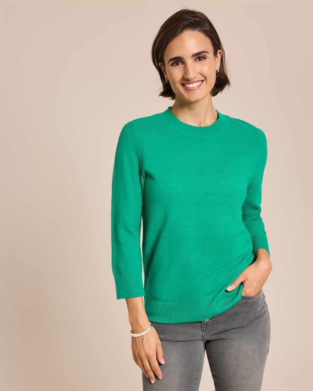 Pullover mit diagonaler Streifenstruktur