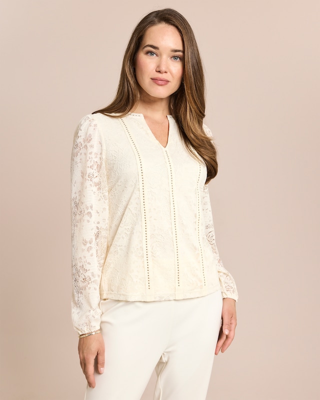 Spitzenblusenshirt mit Deko