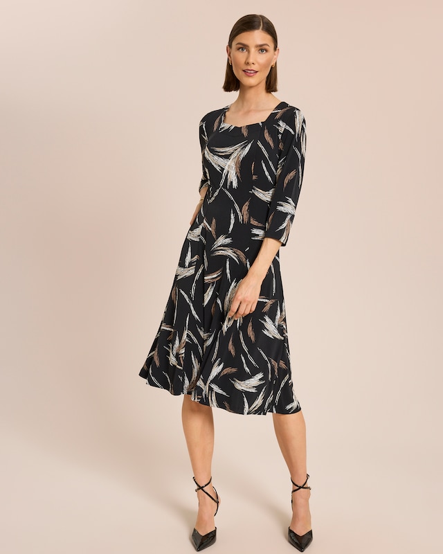 Kleid mit Federdruck