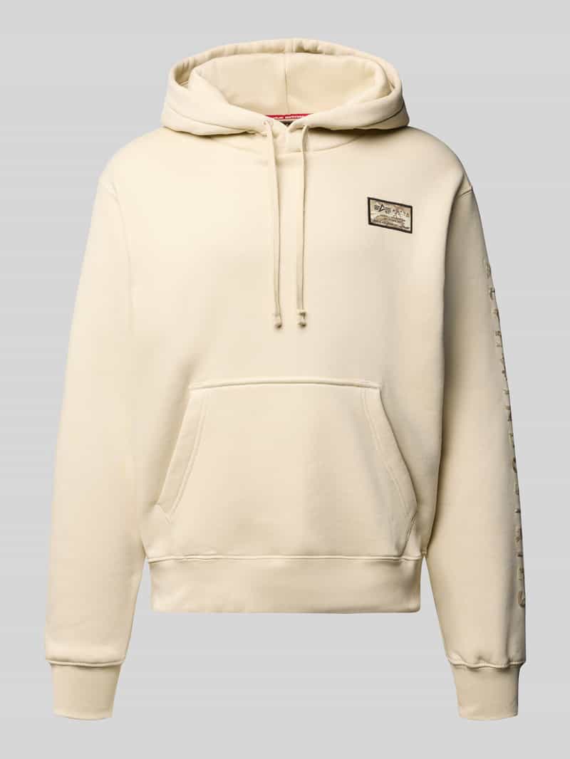 Alpha Industries Hoodie mit Label-Stitching Modell 'Camo Sleeve' in Offwhite, Größe L