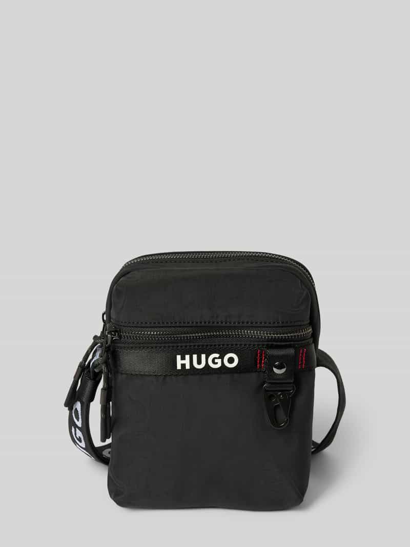 Umhängetasche mit Label-Detail Modell 'Dusky'