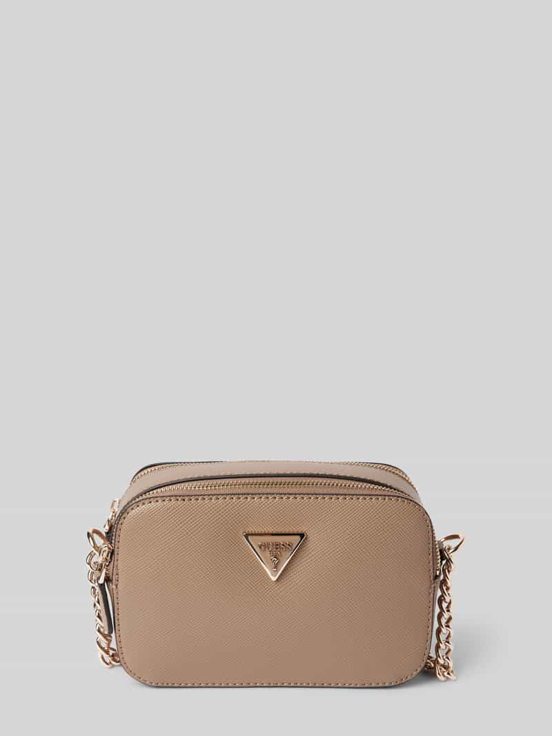 Umhängetasche mit Label-Applikation Modell 'NOELLE'