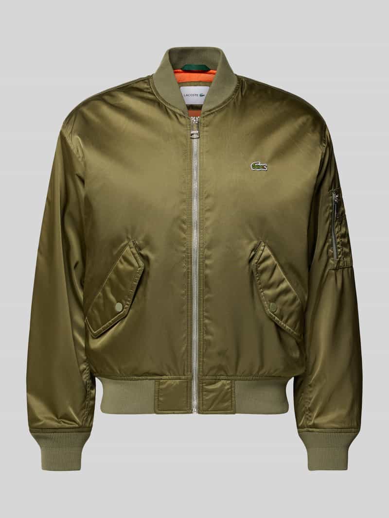 Lacoste Regular Fit Bomberjacke aus Satin in Oliv, Größe 50