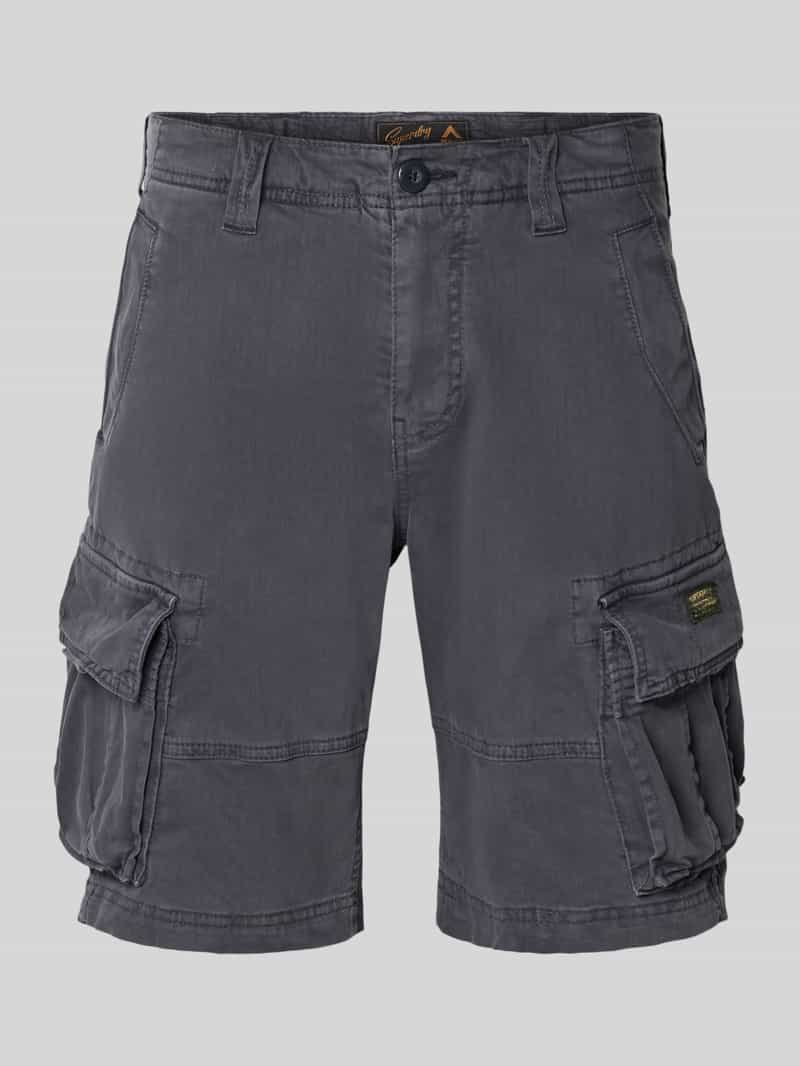 Superdry Cargoshorts mit Label-Detail in Anthrazit, Größe 28