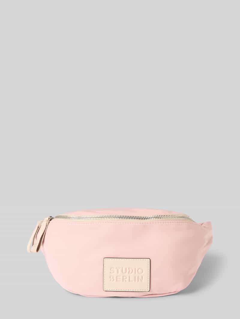 STUDIO BERLIN Bauchtasche mit Logo-Patch Modell 'Spandau' in Pink, Größe 1