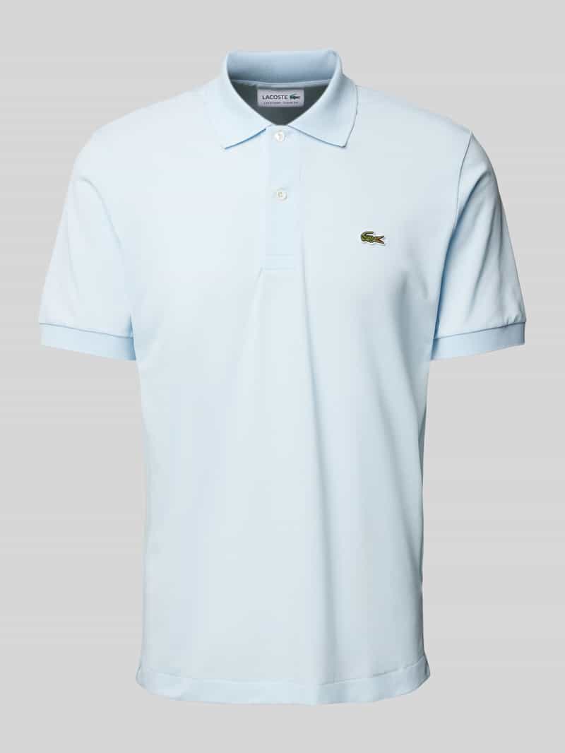 Lacoste Classic Fit Poloshirt mit Label-Badge in Hellblau, Größe M