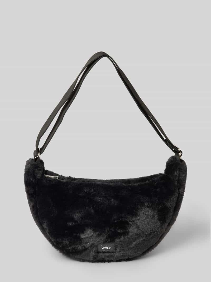 Umhängetasche mit Label-Patch Modell 'Black Forest'