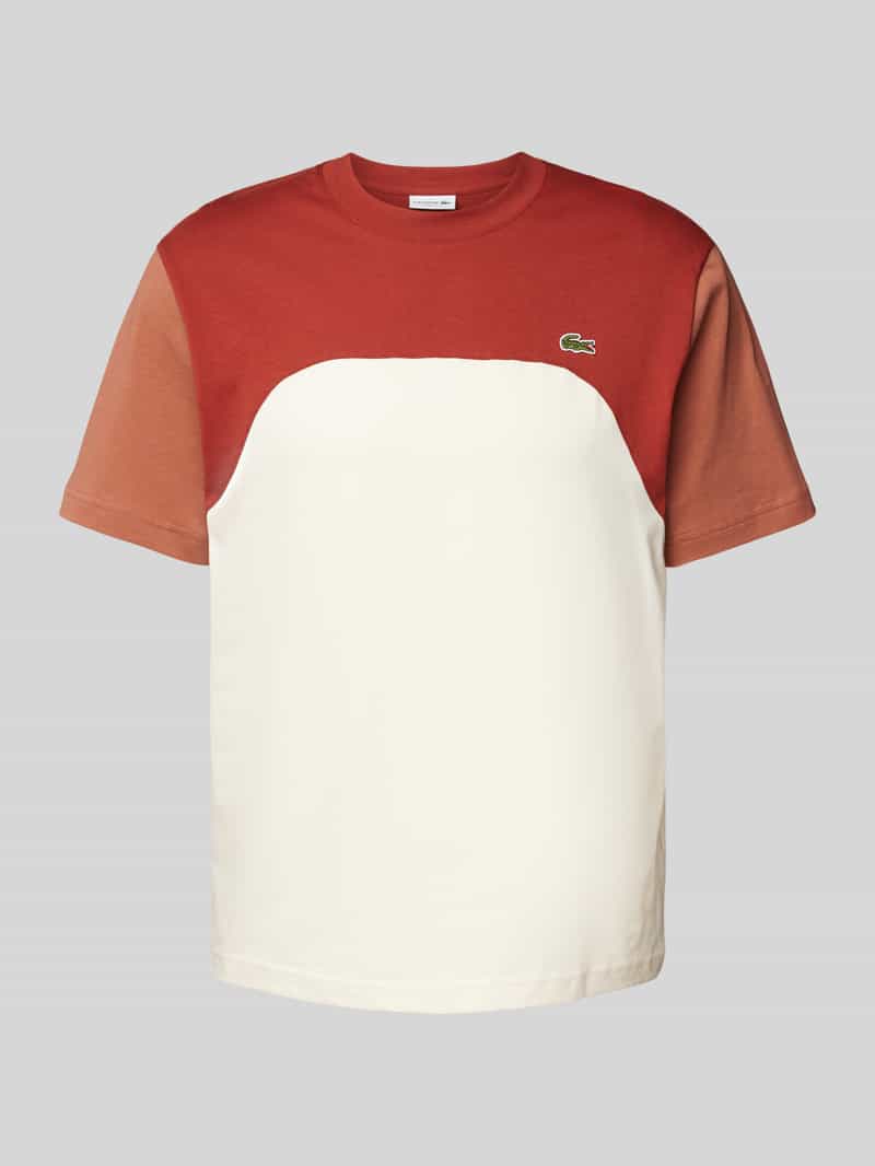 Lacoste T-Shirt mit Label-Stitching in Rostrot, Größe M