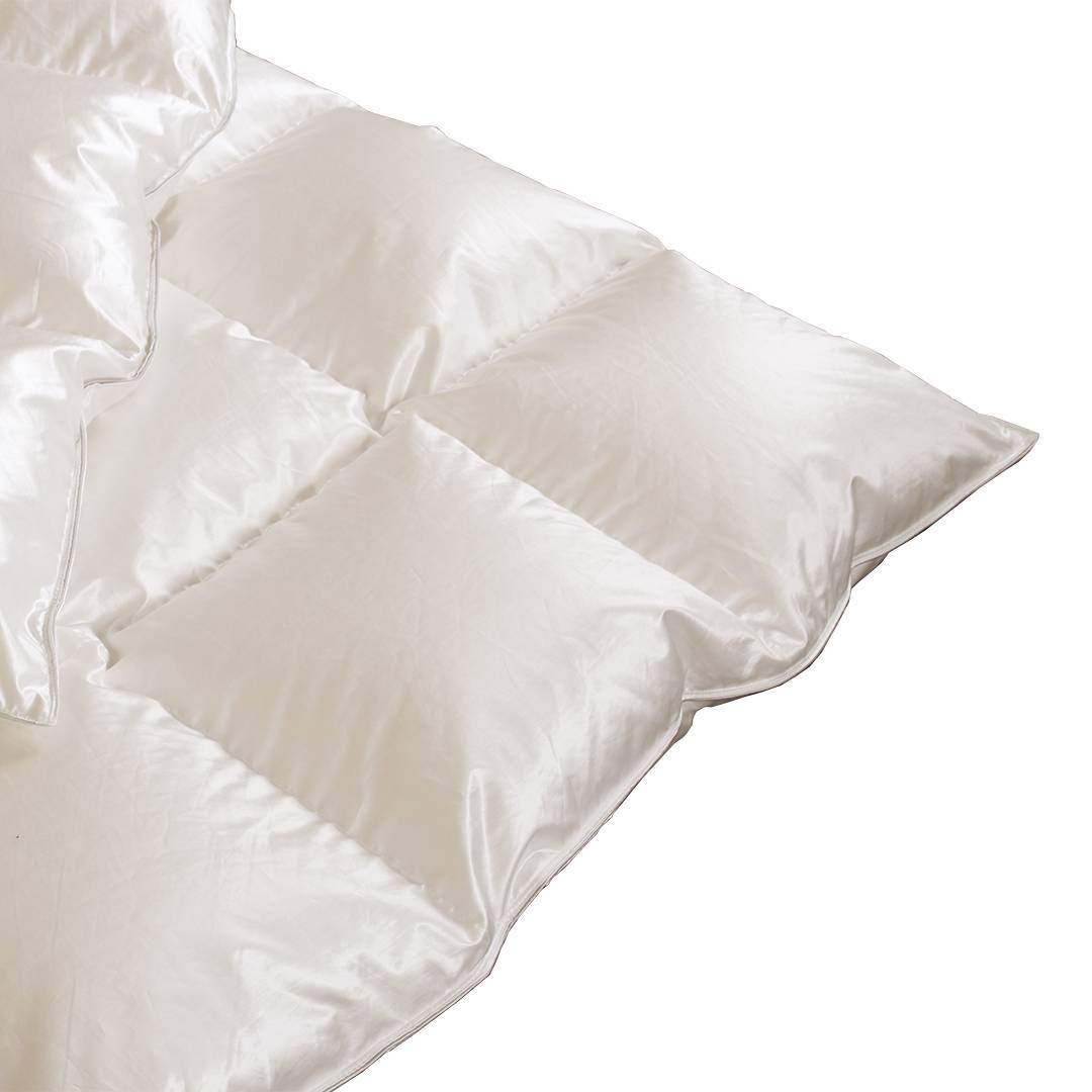 Daunen-Ganzjahres-Bettdecke 'Ansara-Premium' | 135x200 cm | vegan | Bio-Material | Handgefertigt | schadstoffgeprüft | Bettdecken