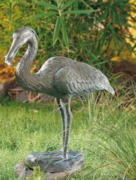 Bronzeskulptur Graureiher mit Fisch