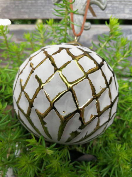 Christbaumkugel Mailo Sei Raute oben Streifen, creme-gold