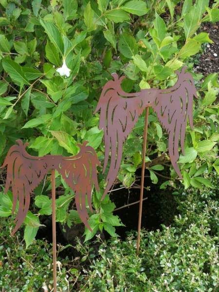 Edelrost Gartenstecker Engelsflügel Belladonna