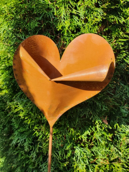Edelrost Gartenstecker Pflanzschale Herz gerollt
