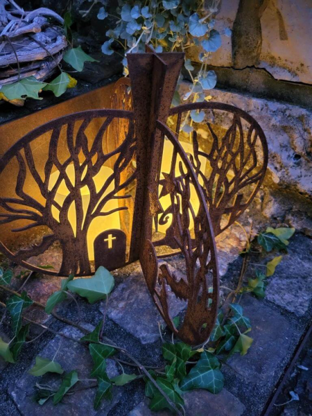 Edelrost Halloween Kürbis 3D, mit Friedhof