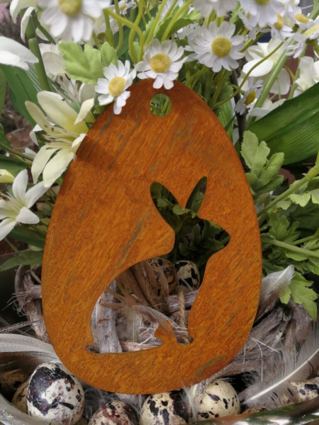 Edelrost Osterei Hase Hoppel, sitzend, zum Hängen