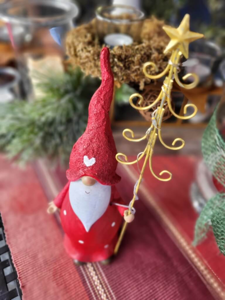 LED Nikolaus mit Baum rechts, rot