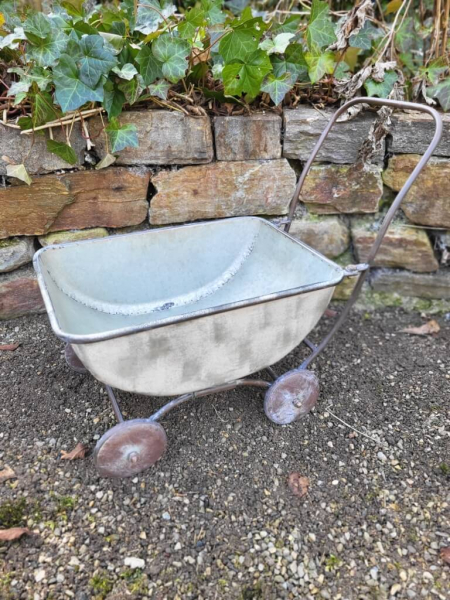 Shabby Chic Kinderwagen zum Bepflanzen
