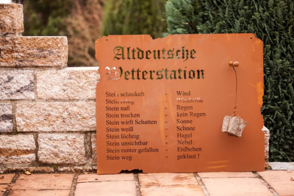 Altdeutsche Wetterstation aus Edelrost