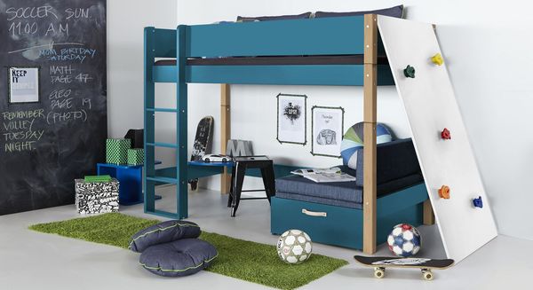Midi-Hochbett Kids Town Color Buche teilmassiv mit Lattenrost und Kletterwand 90x200 cm