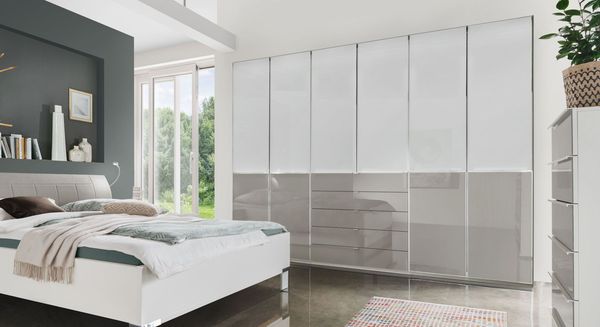 Drehtüren-Kleiderschrank Shanvalley mit Glasfront und Schubladen