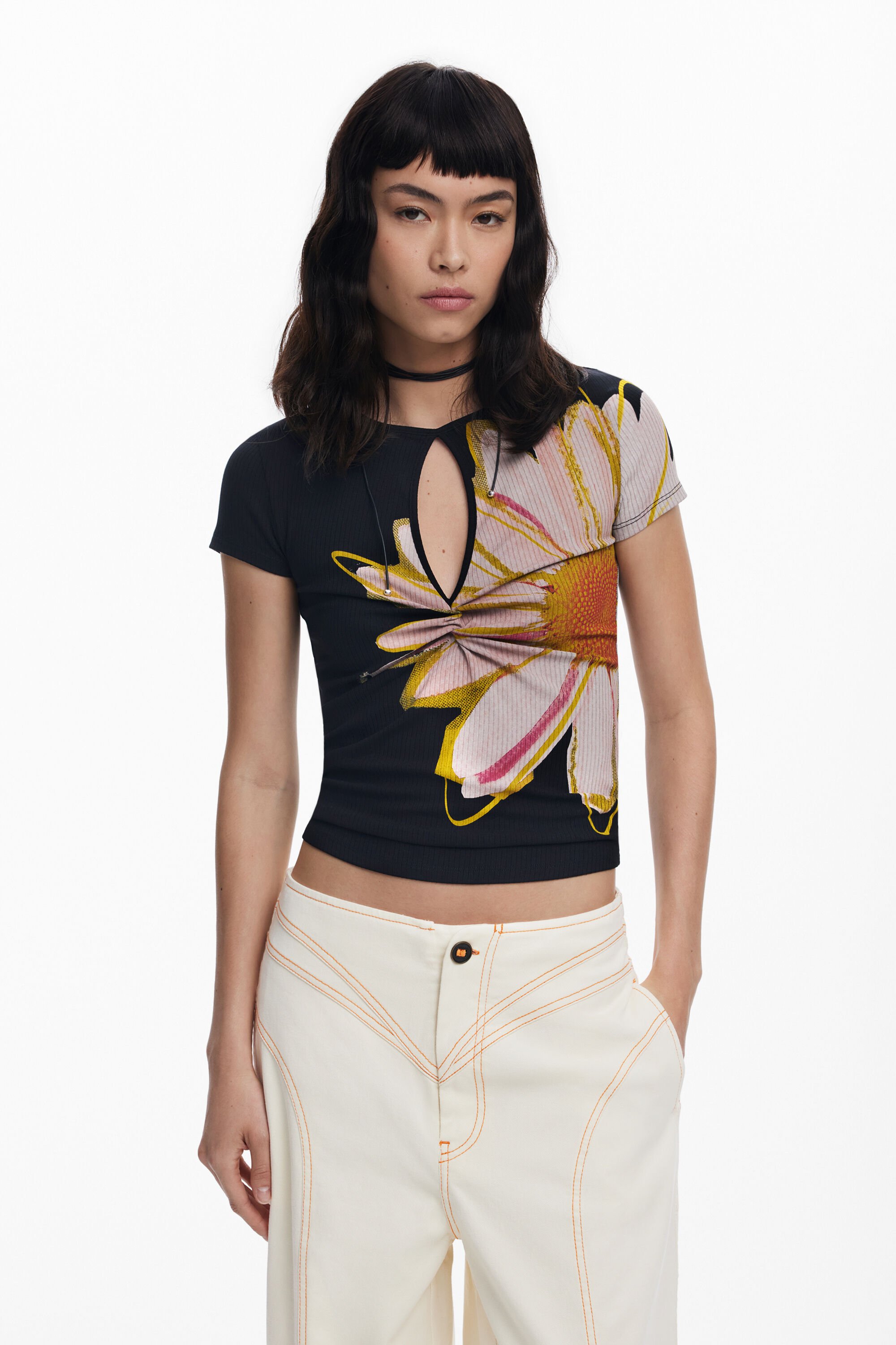 Desigual, Kurzarm-T-Shirt mit Blumenöffnung, Damen, Viskose, Schwarz, S