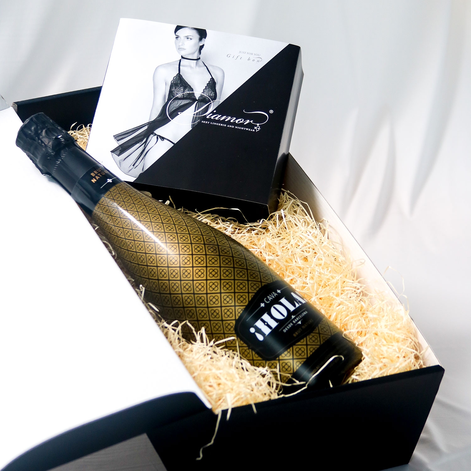 Escora Set-1: Geschenk der Sinne Just For You & Cava Hola! Schaumwein 0,75 l – Barcelona Brands