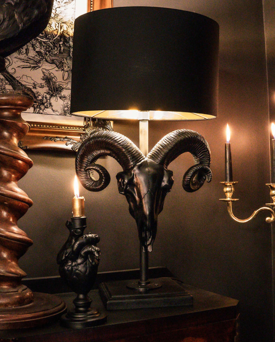 Schwarze Ram Skull Lampe mit Lampenschirm 68cm