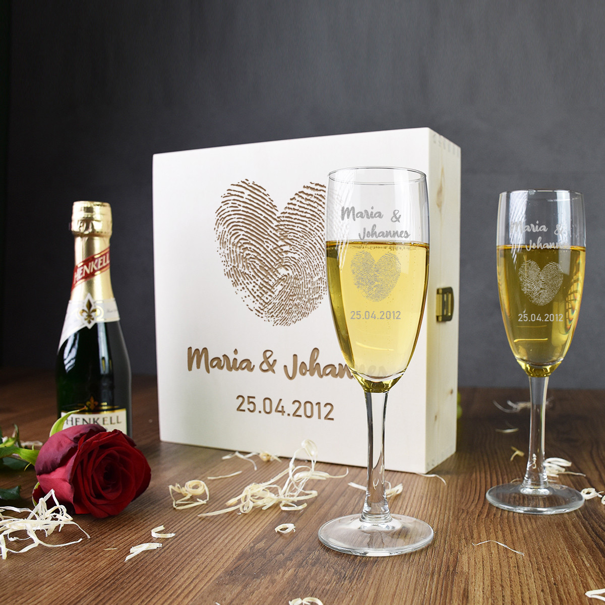4-tlg. Sekt ? Geschenkset zur Hochzeit inkl. Gravur Ringe mit Herzen