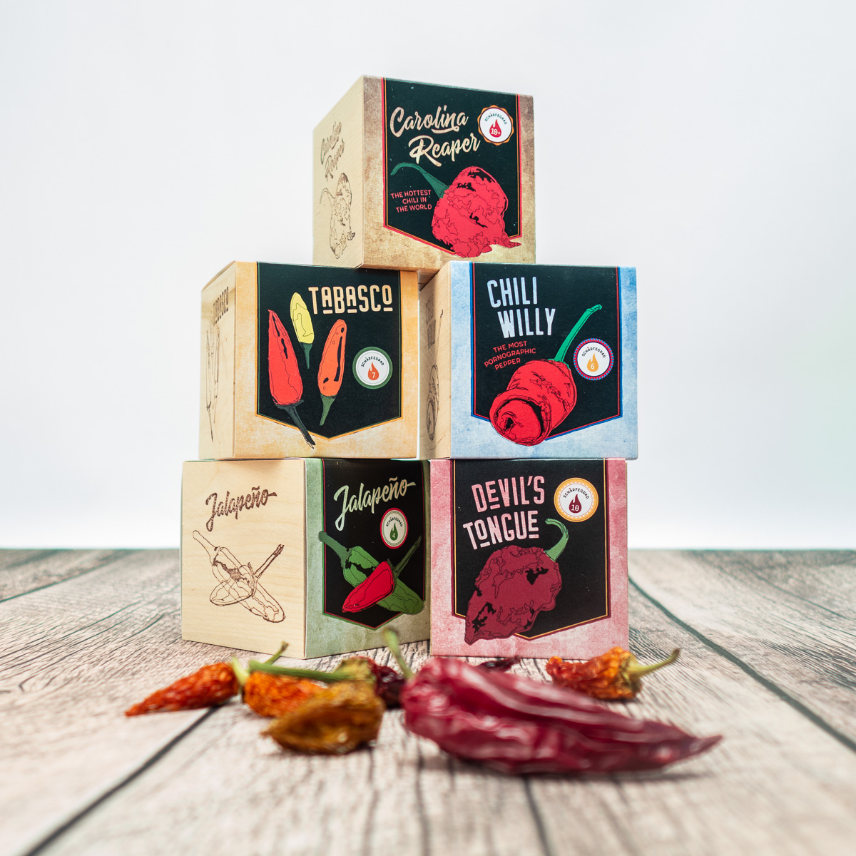 ecocube - Chili im Holzwürfel - Devil's Tongue (Chocolate), Weihnachtsgeschenk, Witzige Geschenke, Romantische Geschenke, Hochzeitsgeschenk, Kleine Geschenke, Geschenk, Geschenkidee